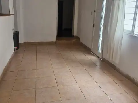 Departamento tipo casa en alquiler en Remedios De Escalada