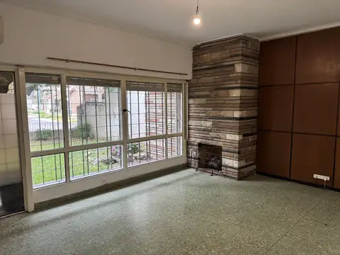 Casa 3 ambientes con 2 baños