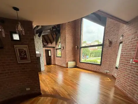 Casa en Venta en Campos De Alvarez, USD 800.000