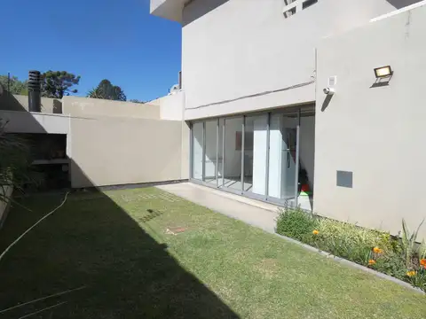 Depto Tipo Casa en Alquiler de 2 dormitorios