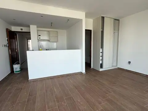 Monoambiente con COCHERA  - Venta Calle 8 e/ 38 y 39  La Plata