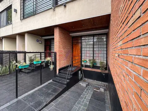 Depto Tipo Casa en Venta con 1 cocheras