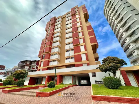 Departamento de 3 ambientes con cochera frente al mar
