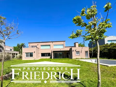 Casa 5 ambientes con 3 baños