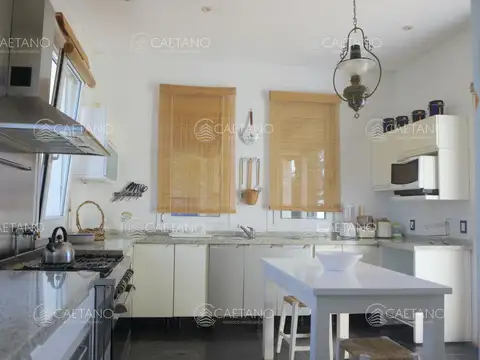 Casa en Manantiales, Punta Piedras