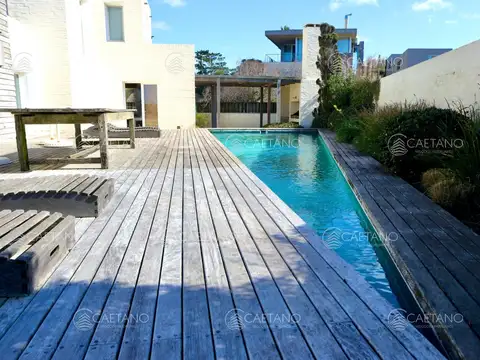 Casa en Venta en Punta Piedras, USD 4.800.000