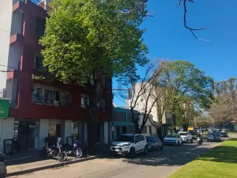 Local comercial a la calle, La Plata