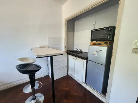 Hindú Club (Don Torcuato)  - Monoambiente equipado con vista a Av del golf. Piso 1°.