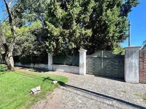 Chalet sobre lote de 724m2.