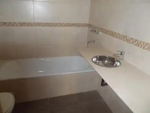 HERMOSO 3 AMBIENTES FRENTE COCHERA PARRILLA SUM