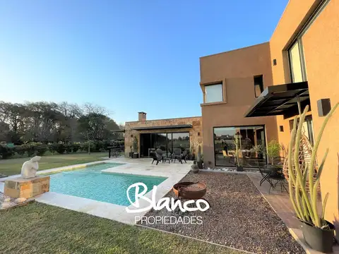 Casa en Venta en Haras Santa Maria, USD 470.000