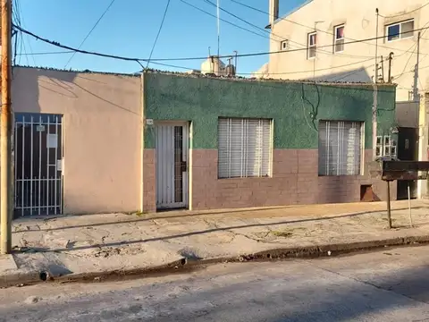 Departamento tipo casa 3 ambientes.