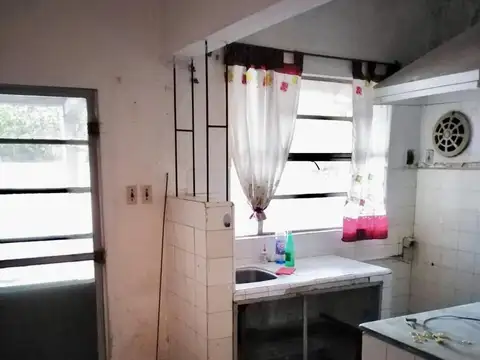 Casa 4 ambientes con 1 baño