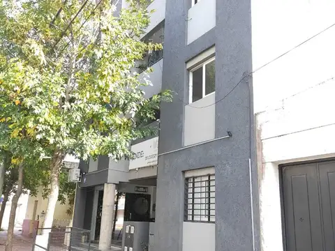 Casa 10 ambientes con 1 baño