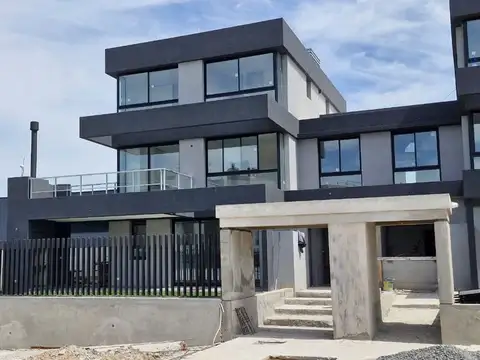 Avenida de los Colegios 100