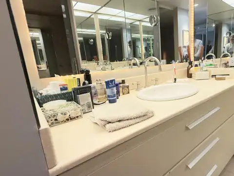 Departamento en Alquiler con 1 cocheras