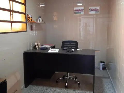 Casa 9 ambientes con 3 baños