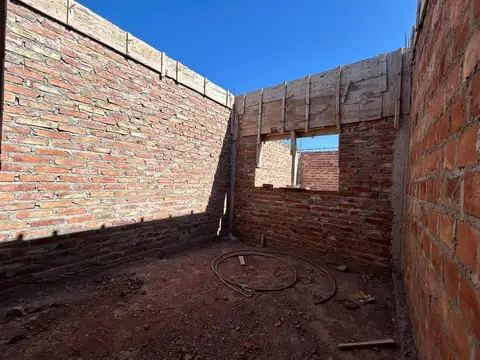 Casa 4 ambientes con 1 baño