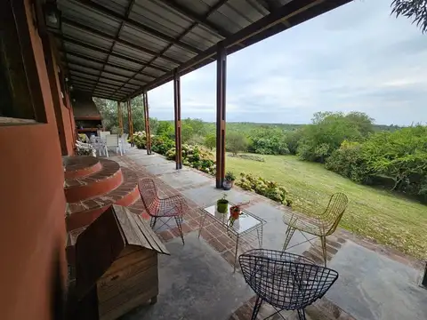 Casa en Venta con 3 cocheras