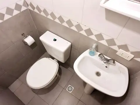 Depto Tipo Casa en Venta con 1 cocheras