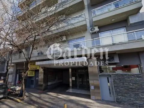 Cochera cubierta y fija en San Martin Centro. 15 m2. Zona comercial.
