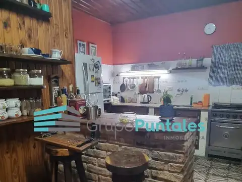 Casa en  con 3 Dormitorios en Temperley sobre calle Esmeralda al 2000, con Escritura