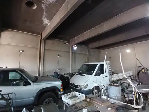 Galpon en Venta 10  mts Frente