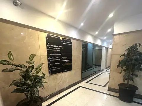 Oficina 3 ambientes con 2 baños