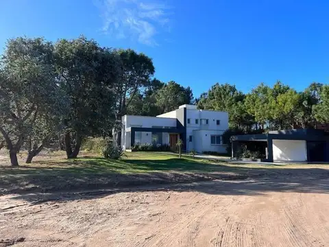 Del Lazo y Del Estribo