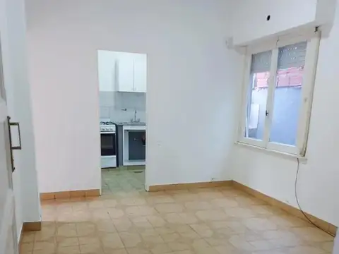 Dpto 3 Amb en PB con Patio y Escritorio en Vicente Lopez