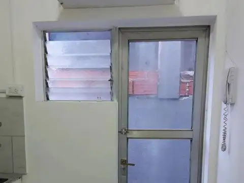 Dpto 3 Amb en PB con Patio y Escritorio en Vicente Lopez