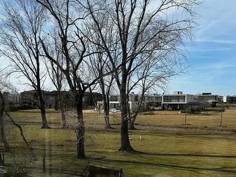 Casa 6 ambientes con 4 baños