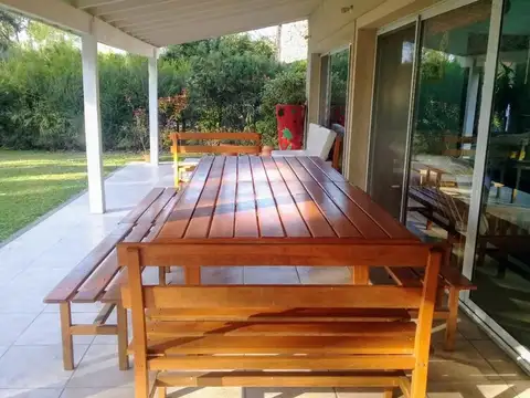 Casa en Alquiler Temporal con 4 cocheras