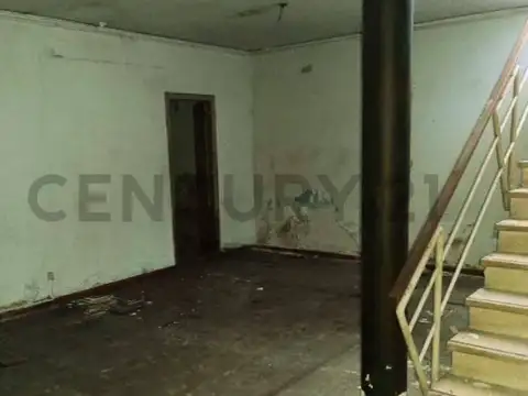 59 e/10 y 11 700, Piso 0