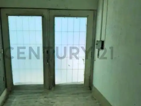 Casa 6 ambientes con 2 baños