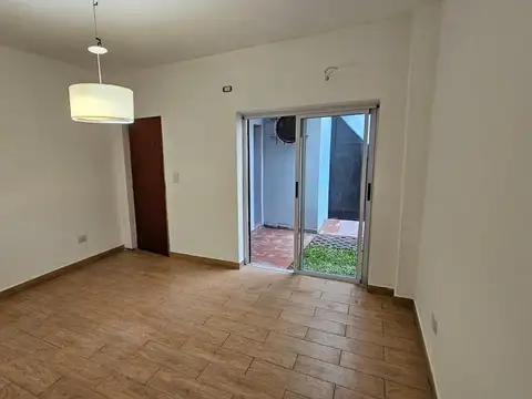 Depto Tipo Casa 2 ambientes con 1 baño