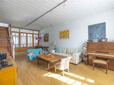 Casa en Venta con 2 cocheras