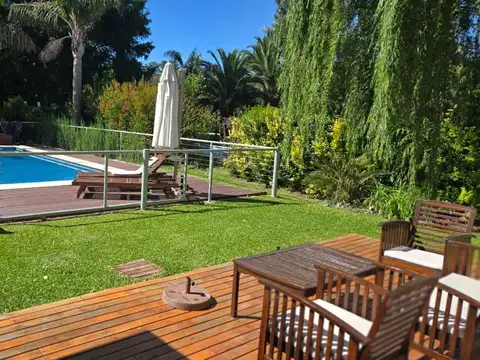 Chalet impecable con quincho y pileta