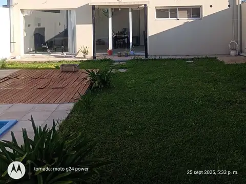 Casa 5 ambientes con 3 baños