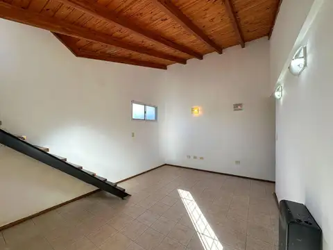 Depto Tipo Casa en Venta de 4 ambientes