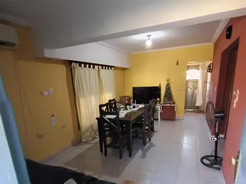Casa 3 ambientes con 1 baño