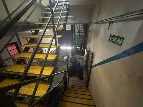 ALQUILER DEPOSITO CON OFICINA EN FLORESTA