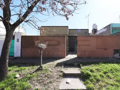 Novaro al 3000 entre Amancio Alcorta y F. C. Rodriguez