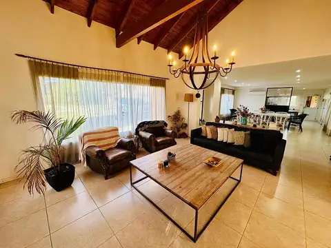 Casa en Venta en Fincas de San Vicente, USD 280.000