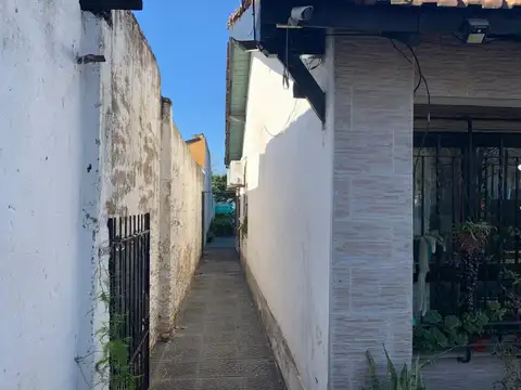 Propiedad  frente a la Plaza y sobre Ruta 24