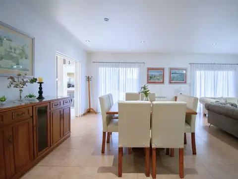 Casa en Venta en Lomas De City Bell, USD 550.000