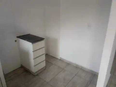 Casa 2 ambientes con 1 baño
