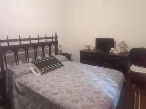 Casa 10 ambientes con 3 baños