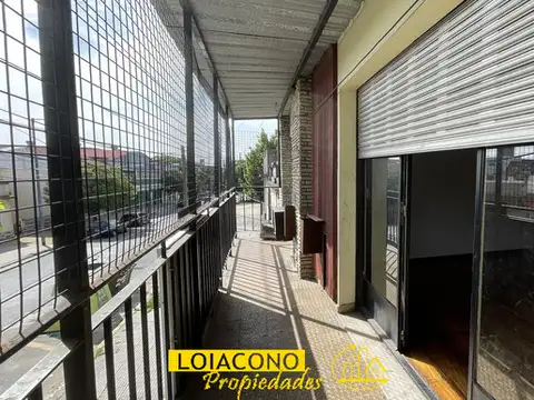 Depto tipo casa de 4 amb con patio y terraza - LOIACONO PROPIEDADES