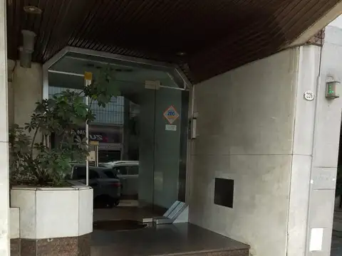 muiy buen piso en san pedrito al 200